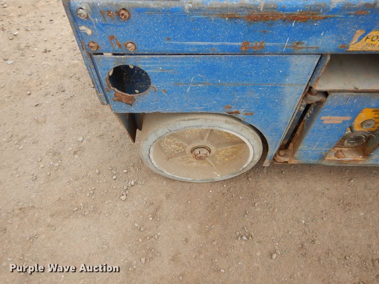 image for item GE9244 Up Right MX19 scissor lift