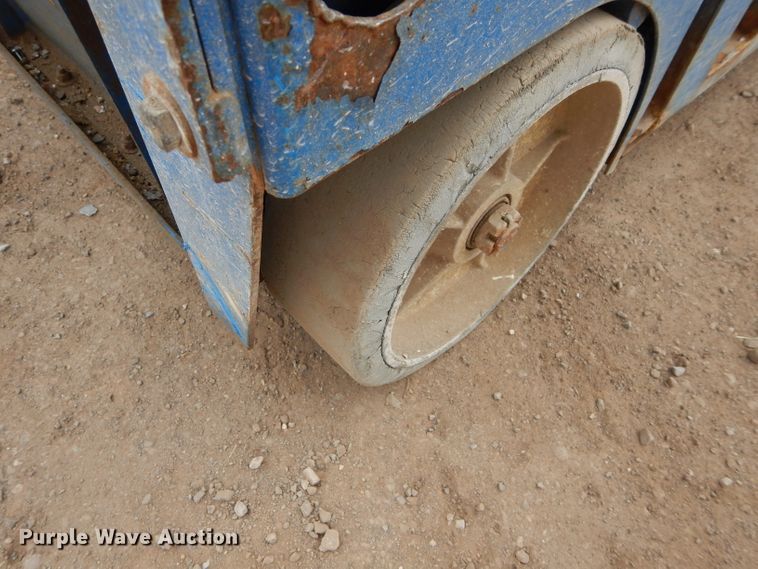 image for item GE9244 Up Right MX19 scissor lift