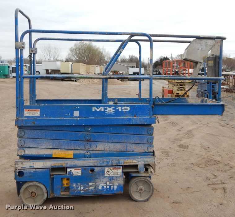 image for item GE9245 Up Right MX19 scissor lift