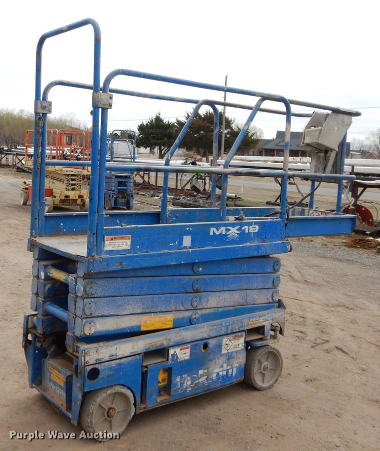 image for item GE9245 Up Right MX19 scissor lift