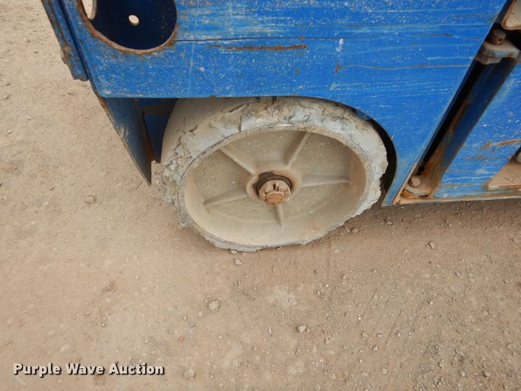 image for item GE9245 Up Right MX19 scissor lift