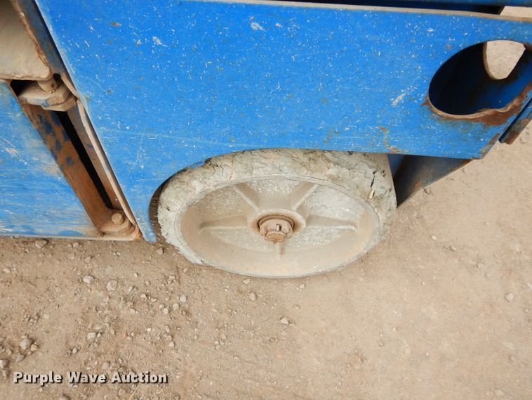 image for item GE9245 Up Right MX19 scissor lift