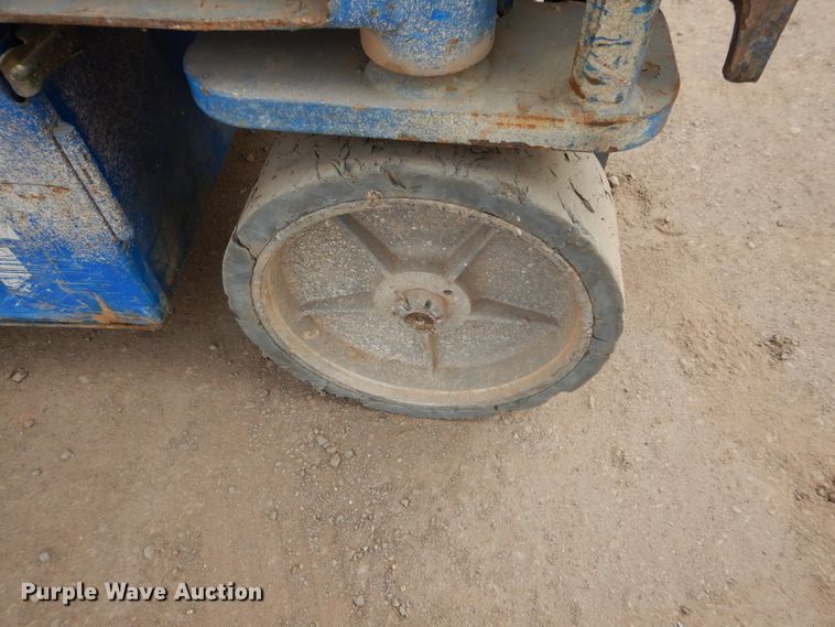 image for item GE9245 Up Right MX19 scissor lift