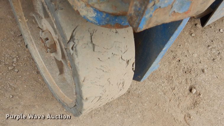 image for item GE9245 Up Right MX19 scissor lift