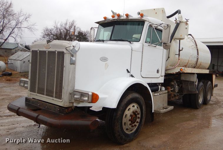 image for item GG9700 1995 Peterbilt 378 tank truck