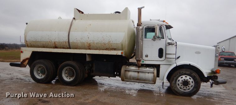 image for item GG9700 1995 Peterbilt 378 tank truck