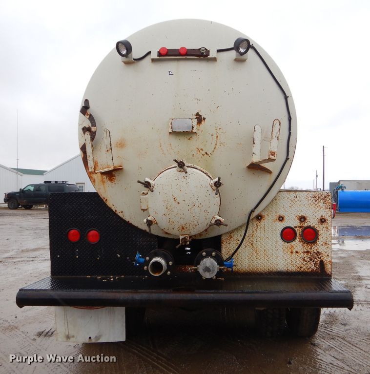 image for item GG9700 1995 Peterbilt 378 tank truck