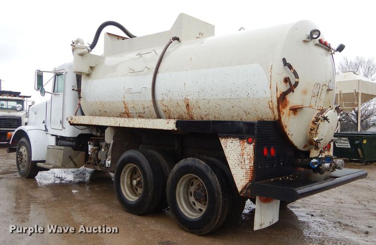 image for item GG9700 1995 Peterbilt 378 tank truck