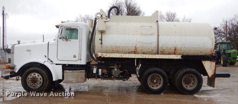 image for item GG9700 1995 Peterbilt 378 tank truck