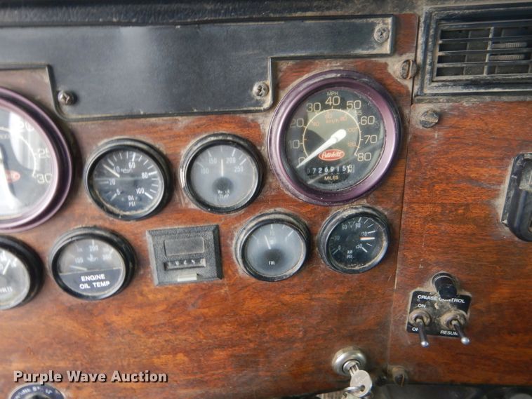 image for item GG9700 1995 Peterbilt 378 tank truck