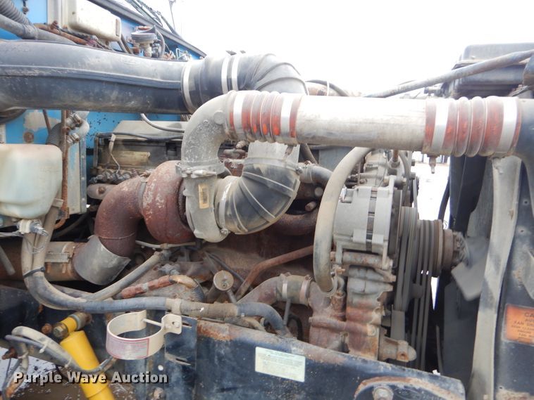 image for item GG9700 1995 Peterbilt 378 tank truck