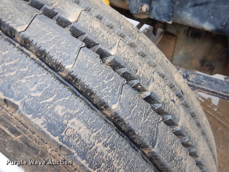 image for item GG9700 1995 Peterbilt 378 tank truck