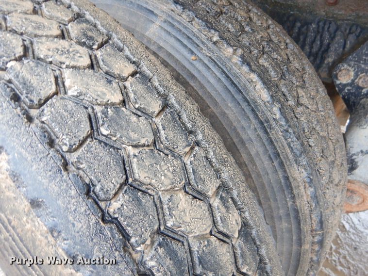 image for item GG9700 1995 Peterbilt 378 tank truck