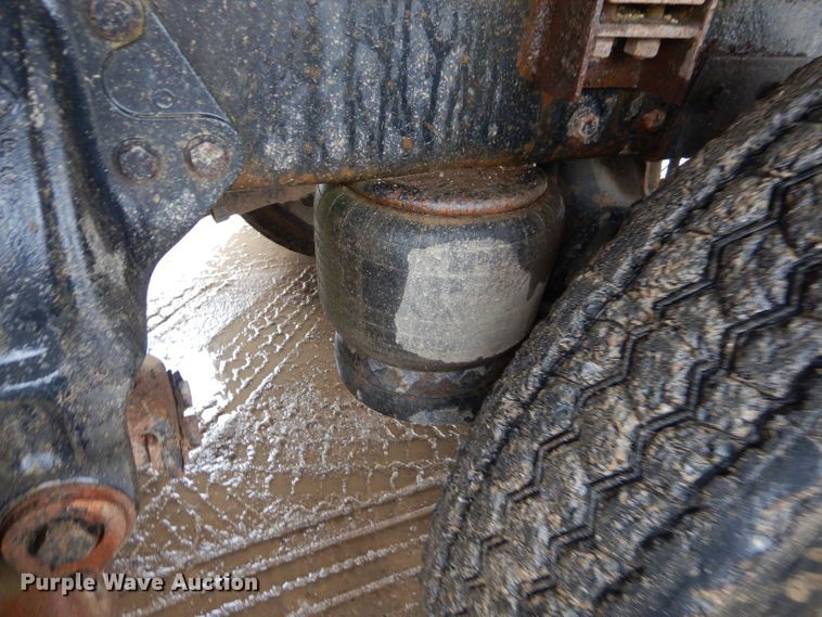 image for item GG9700 1995 Peterbilt 378 tank truck