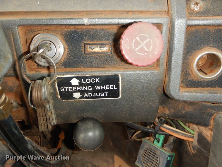 image for item GG9701 1995 Mack RD6 winch truck