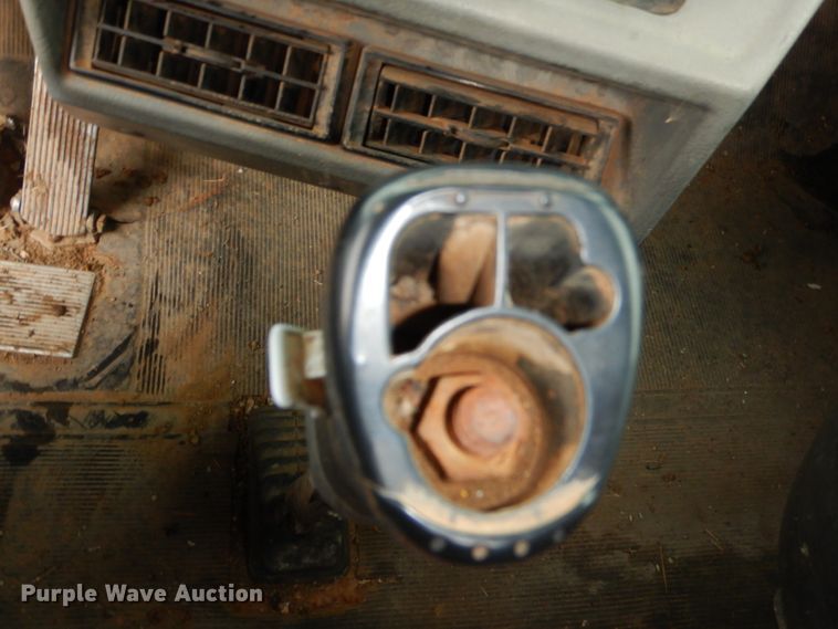 image for item GG9701 1995 Mack RD6 winch truck