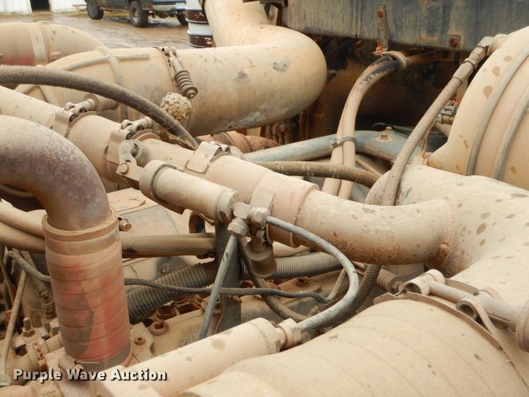 image for item GG9701 1995 Mack RD6 winch truck