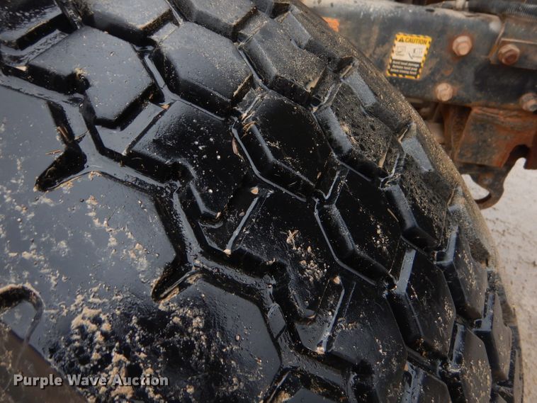 image for item GG9701 1995 Mack RD6 winch truck