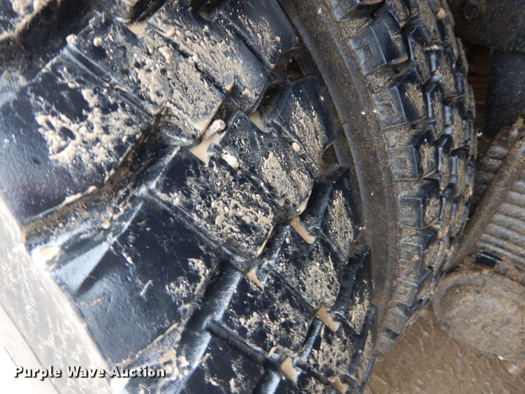 image for item GG9701 1995 Mack RD6 winch truck