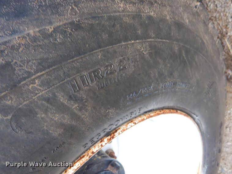 image for item GG9701 1995 Mack RD6 winch truck