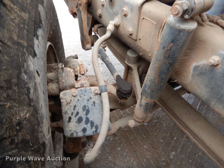 image for item GG9701 1995 Mack RD6 winch truck