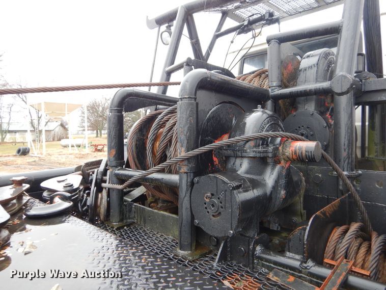 image for item GG9701 1995 Mack RD6 winch truck