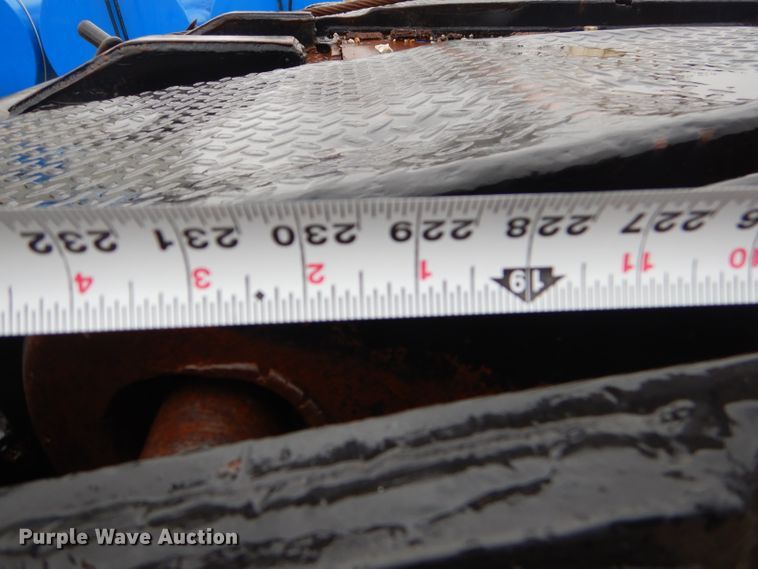 image for item GG9701 1995 Mack RD6 winch truck