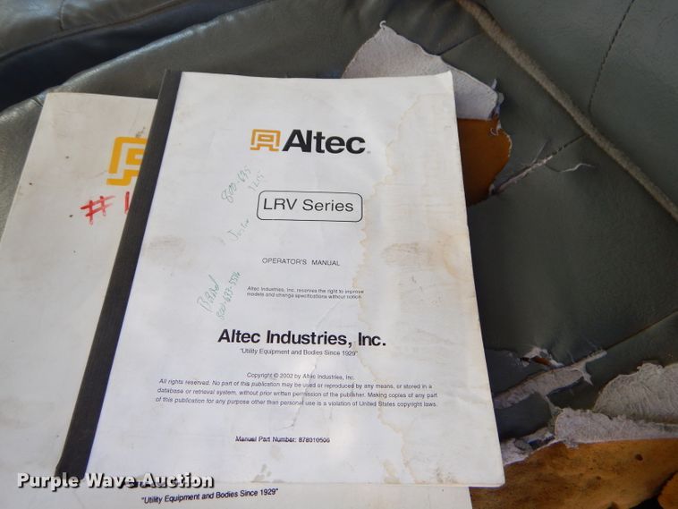 image for item GG9722 2003 International 4200 forestry bucket truck