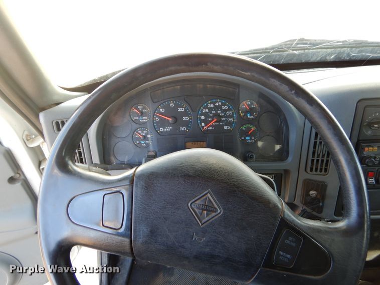 image for item GG9722 2003 International 4200 forestry bucket truck