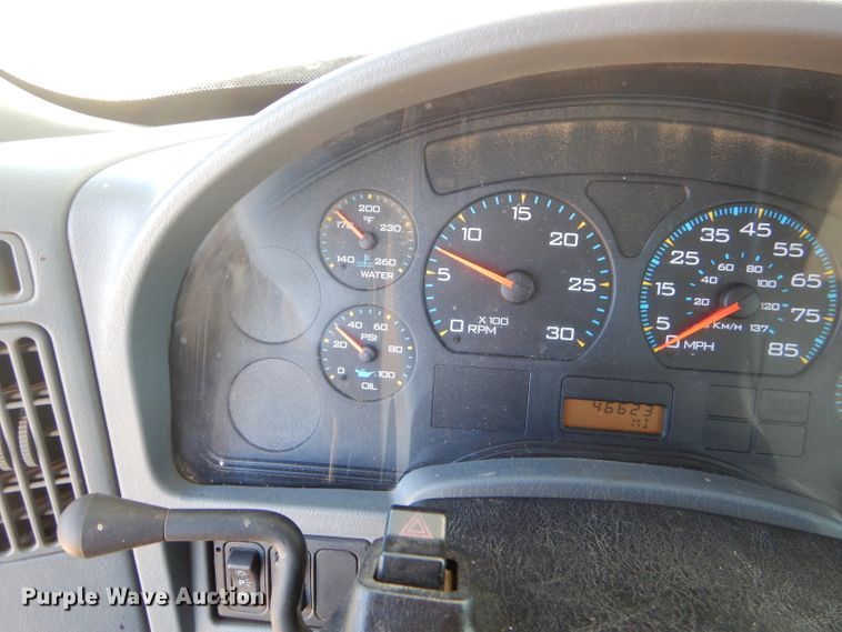 image for item GG9722 2003 International 4200 forestry bucket truck