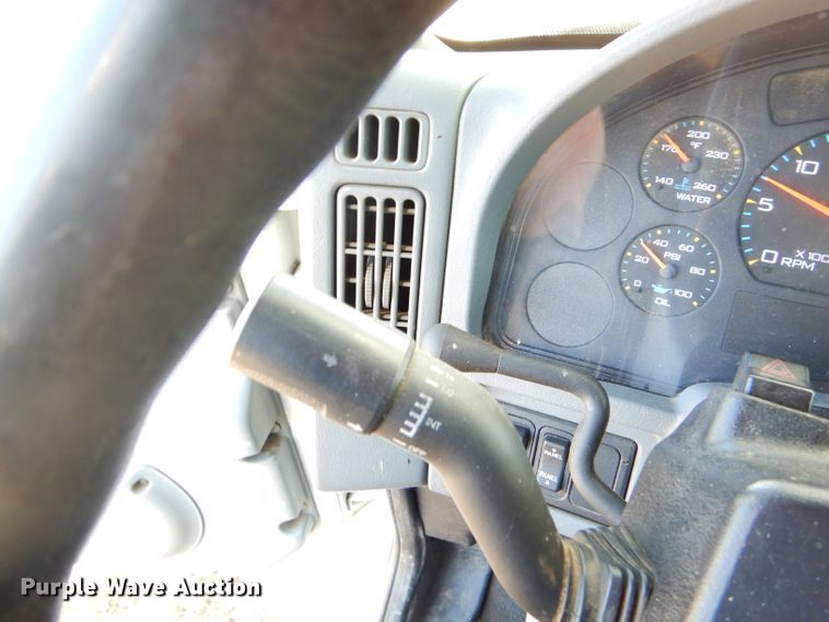 image for item GG9722 2003 International 4200 forestry bucket truck