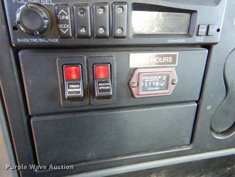 image for item GG9722 2003 International 4200 forestry bucket truck