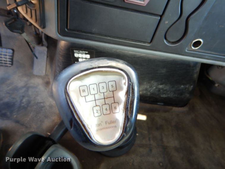 image for item GG9722 2003 International 4200 forestry bucket truck