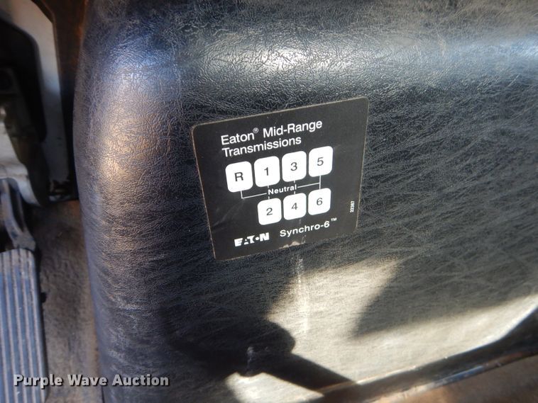 image for item GG9722 2003 International 4200 forestry bucket truck