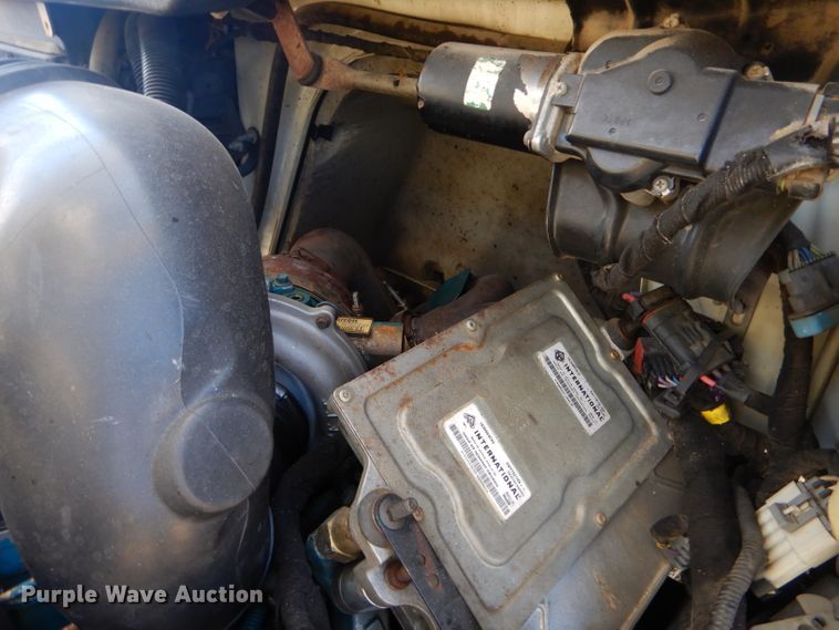 image for item GG9722 2003 International 4200 forestry bucket truck