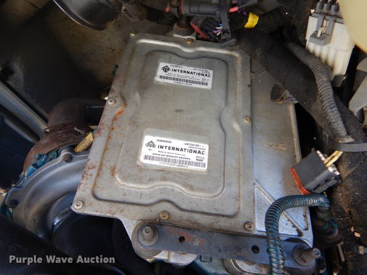 image for item GG9722 2003 International 4200 forestry bucket truck