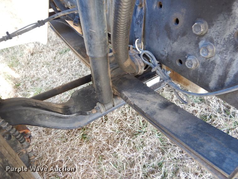 image for item GG9722 2003 International 4200 forestry bucket truck