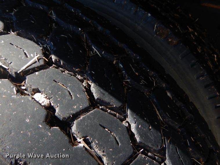 image for item GG9722 2003 International 4200 forestry bucket truck