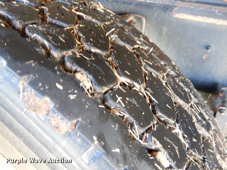 image for item GG9722 2003 International 4200 forestry bucket truck