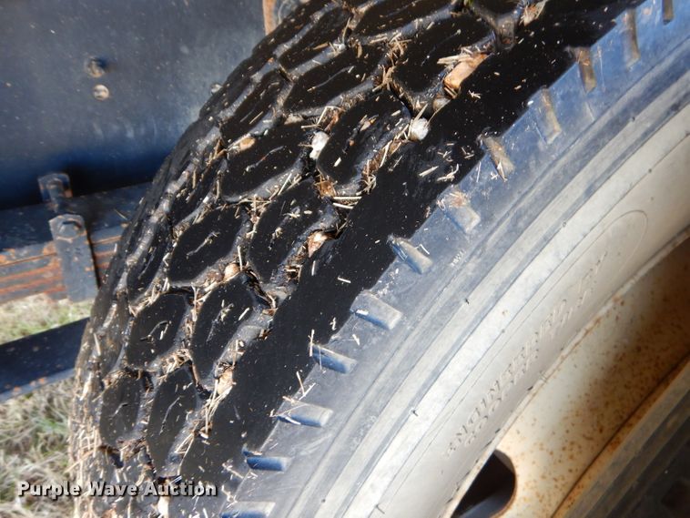 image for item GG9722 2003 International 4200 forestry bucket truck