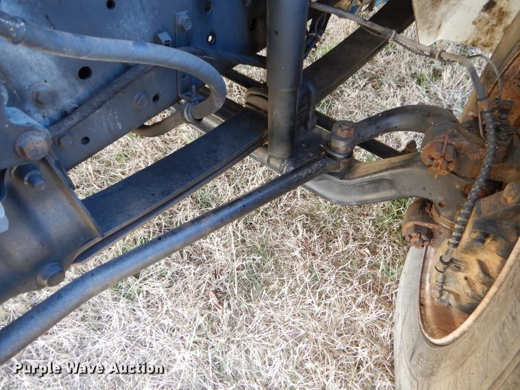 image for item GG9722 2003 International 4200 forestry bucket truck