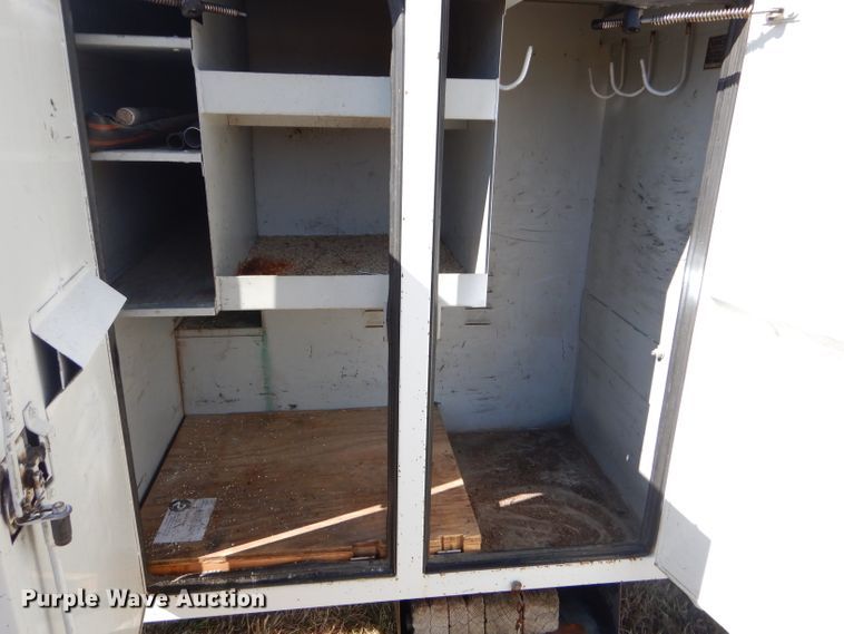 image for item GG9722 2003 International 4200 forestry bucket truck