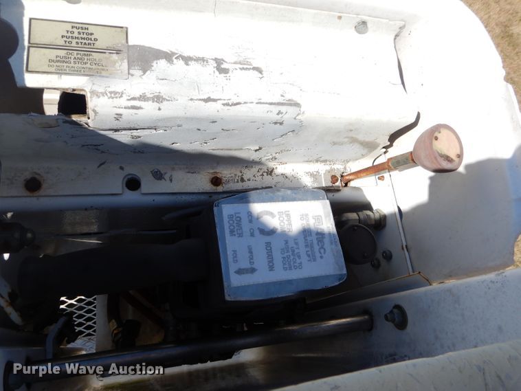 image for item GG9722 2003 International 4200 forestry bucket truck