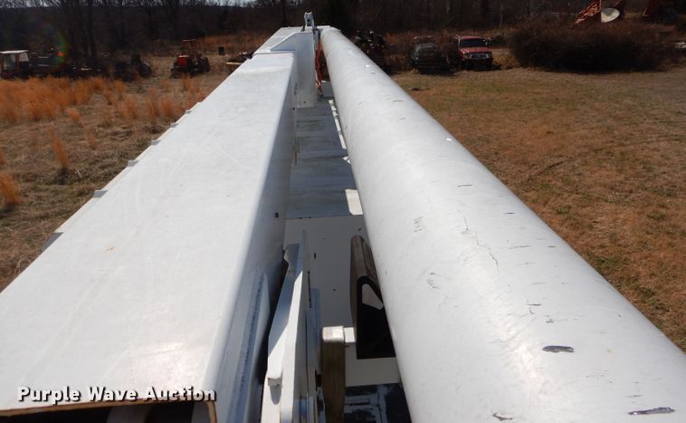 image for item GG9722 2003 International 4200 forestry bucket truck