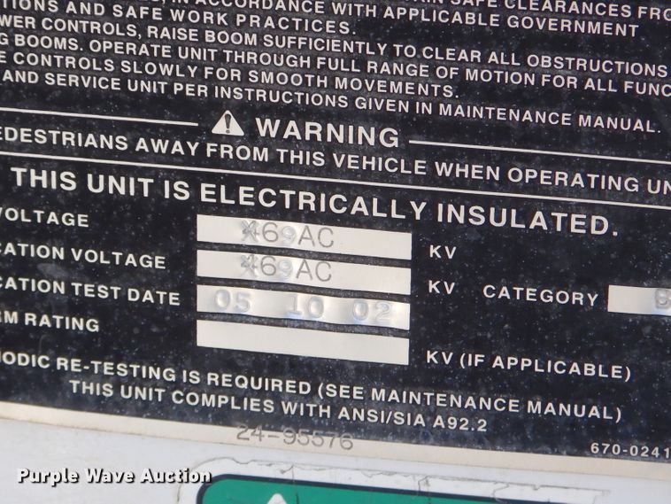 image for item GG9722 2003 International 4200 forestry bucket truck