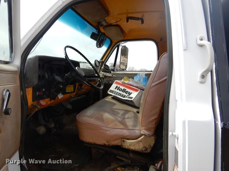 image for item GG9723 1984 Chevrolet C70 oil distribution truck