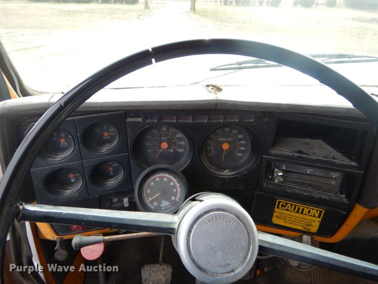 image for item GG9723 1984 Chevrolet C70 oil distribution truck