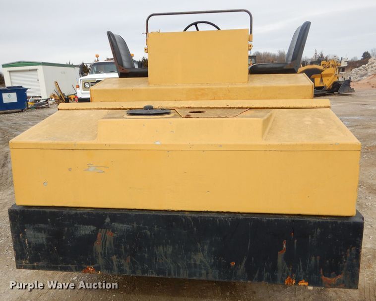 image for item GG9724 Hyster C766A vibratory double drum roller