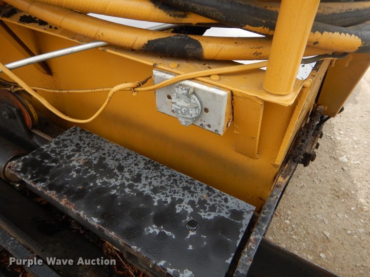 image for item GG9725 LeeBoy L1000T paver