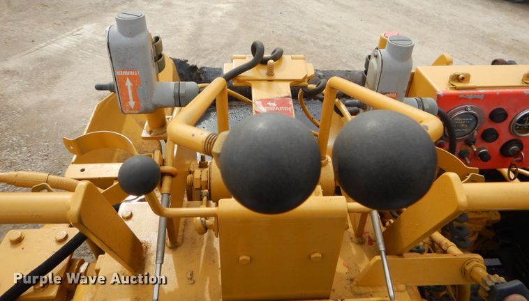 image for item GG9725 LeeBoy L1000T paver